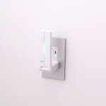 受信機はUSB 電源式で、電池切れの心配が不要 USB電源だから広がる設置自由度 USB受信機は角度を変えられるから電源ポートの向きを選びません。