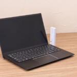 受信機はUSB 電源式で、電池切れの心配が不要
USB電源だから広がる設置自由度
USB受信機は角度を変えられるから電源ポートの向きを選びません。